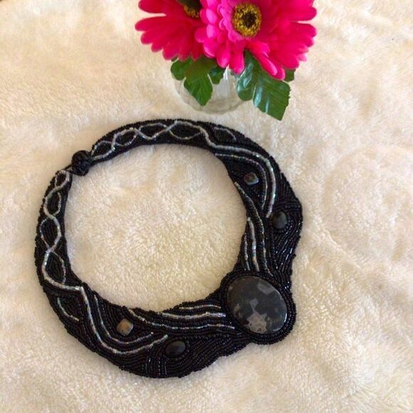 VINTAGE STYLE CHUNKY STONE BEADED CHOKER - Picture 3 of 10